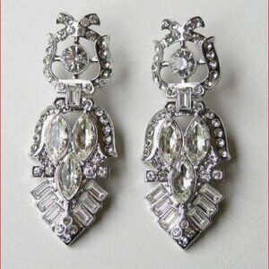 Ali Khan Crystal Rhinestone Dangle pierced Earrings